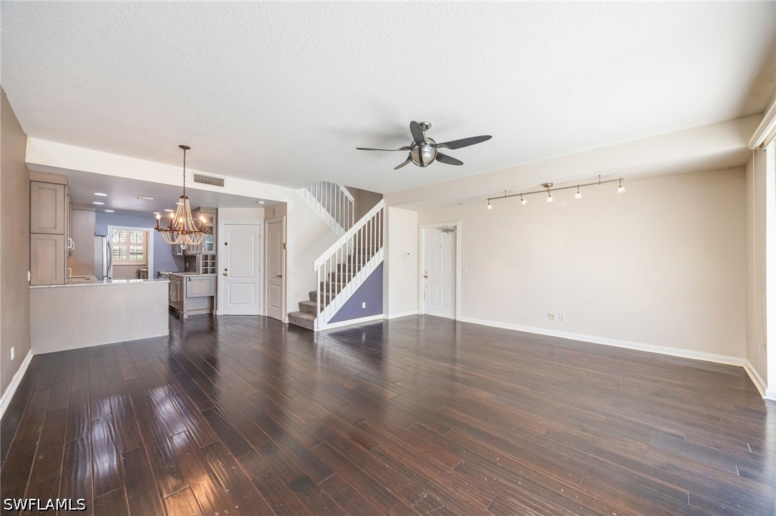 3 Bed Pool Home for Sale in The Cove, photo 9