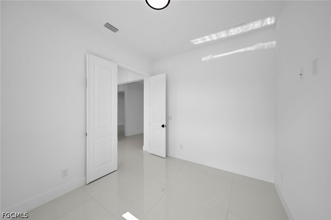 3 Bed Waterfront Home for Sale in Cape Coral, photo 9