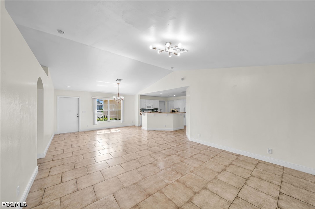 3 Bed SingleFamilyResidence for Sale in Cape Coral, photo 9