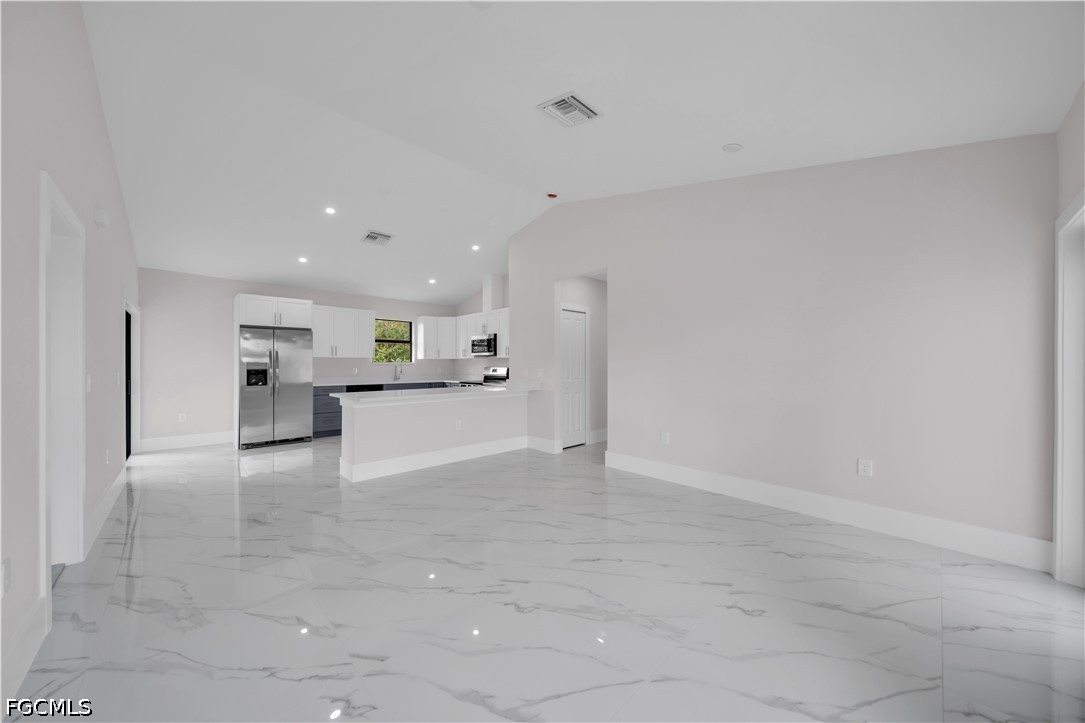 3 Bed SingleFamilyResidence for Sale in Lehigh Acres, photo 9