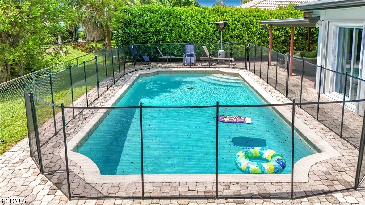 3 Bed Pool Home for Sale in Acreage, photo 9