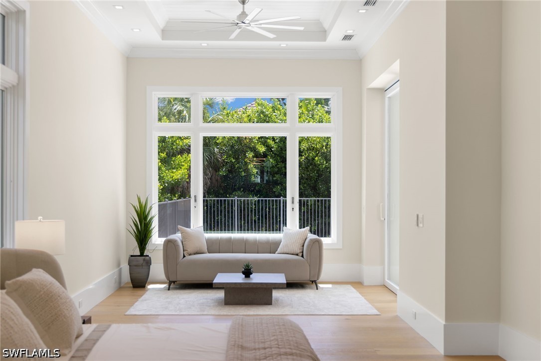 5 Bed Pool Home for Sale in Moorings, photo 9