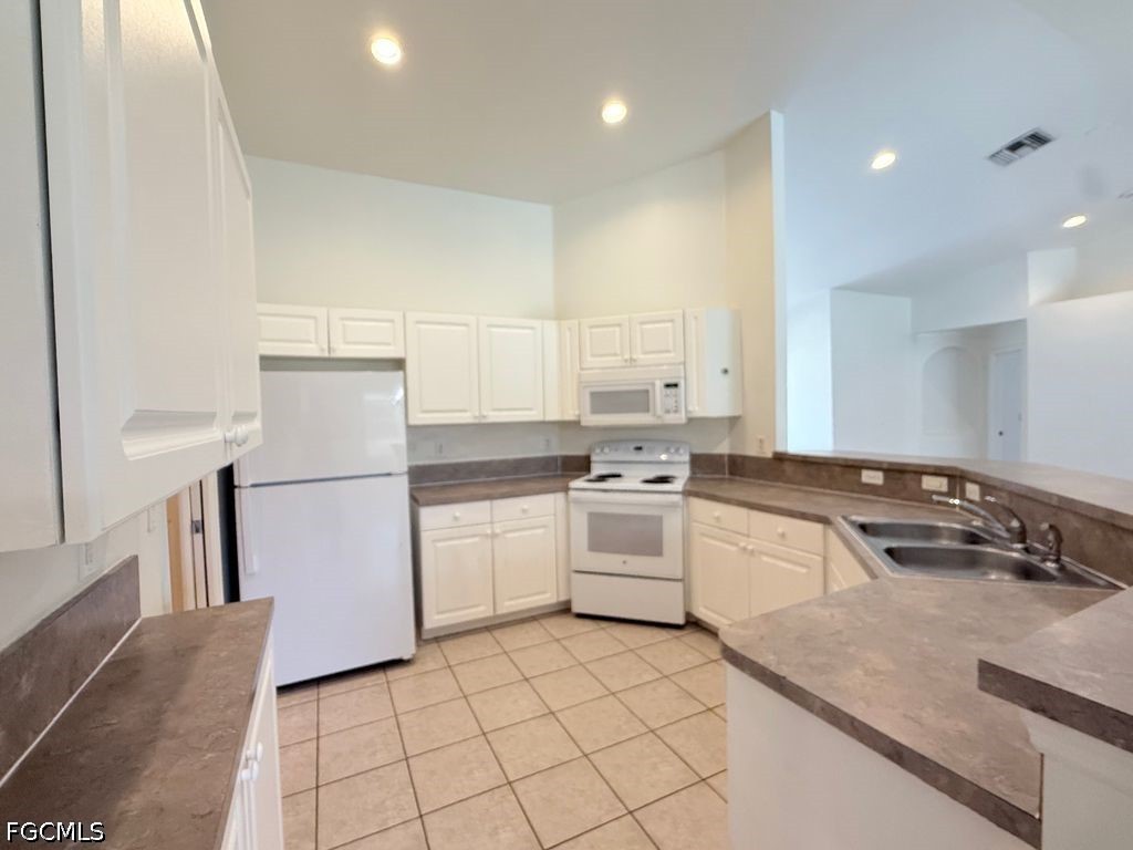 3 Bed Pool Home for Sale in Lehigh Acres, photo 9