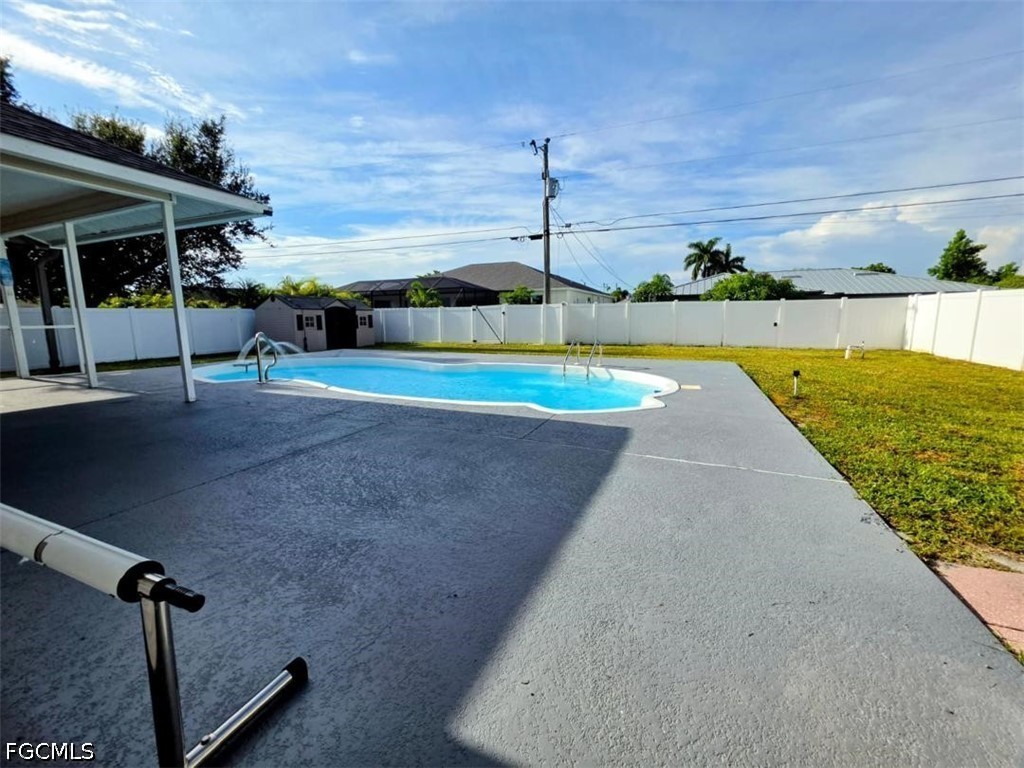 3 Bed Pool Home for Sale in Cape Coral, photo 9