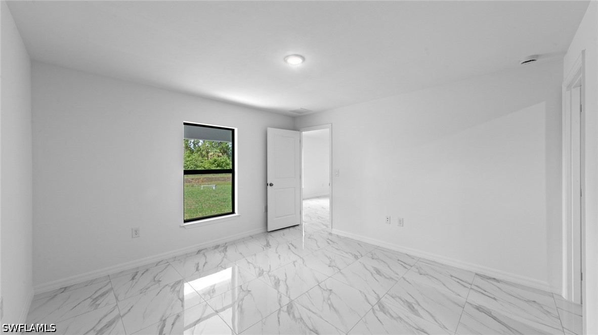 4 Bed SingleFamilyResidence for Sale in Lehigh Acres, photo 9