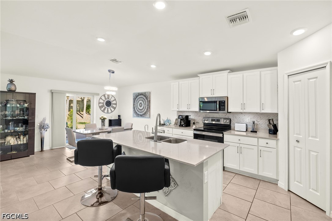 4 Bed SingleFamilyResidence for Sale in Oakview, photo 9