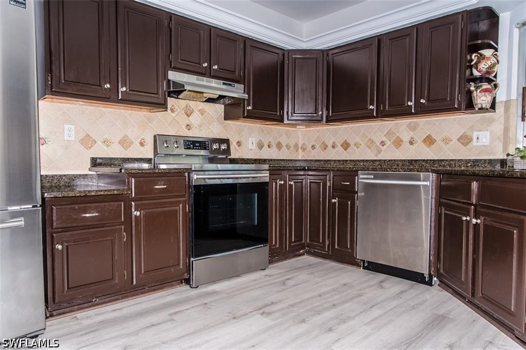 4 Bed SingleFamilyResidence for Sale in Naples, photo 9
