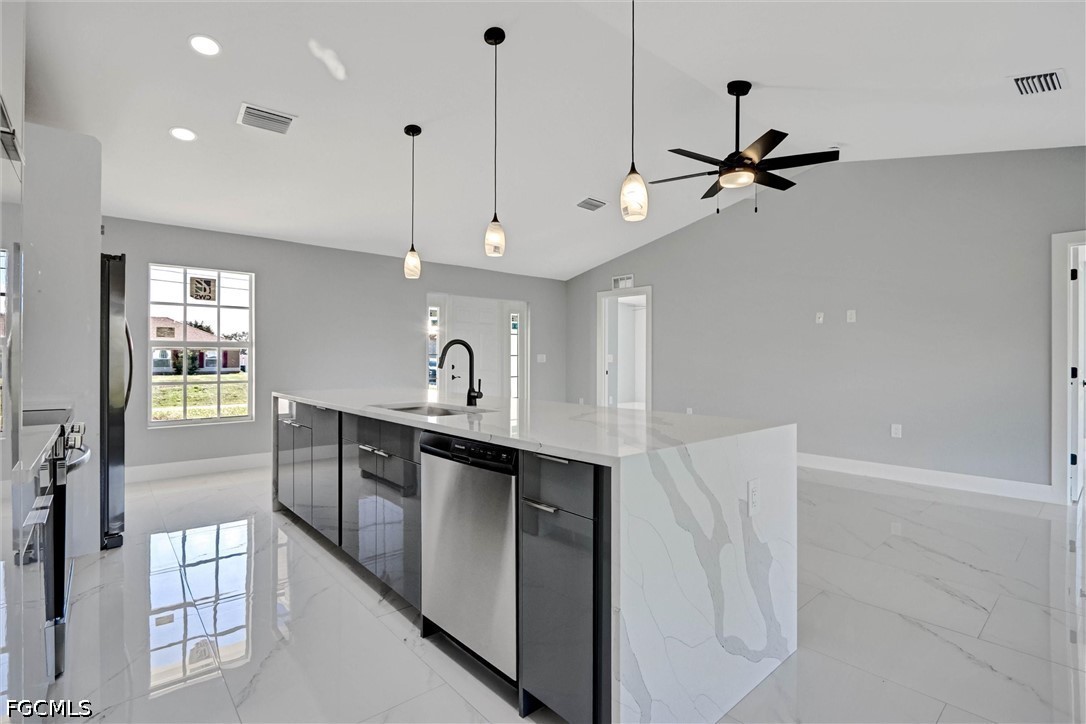 4 Bed Waterfront Home for Sale in Gator Circle, photo 9
