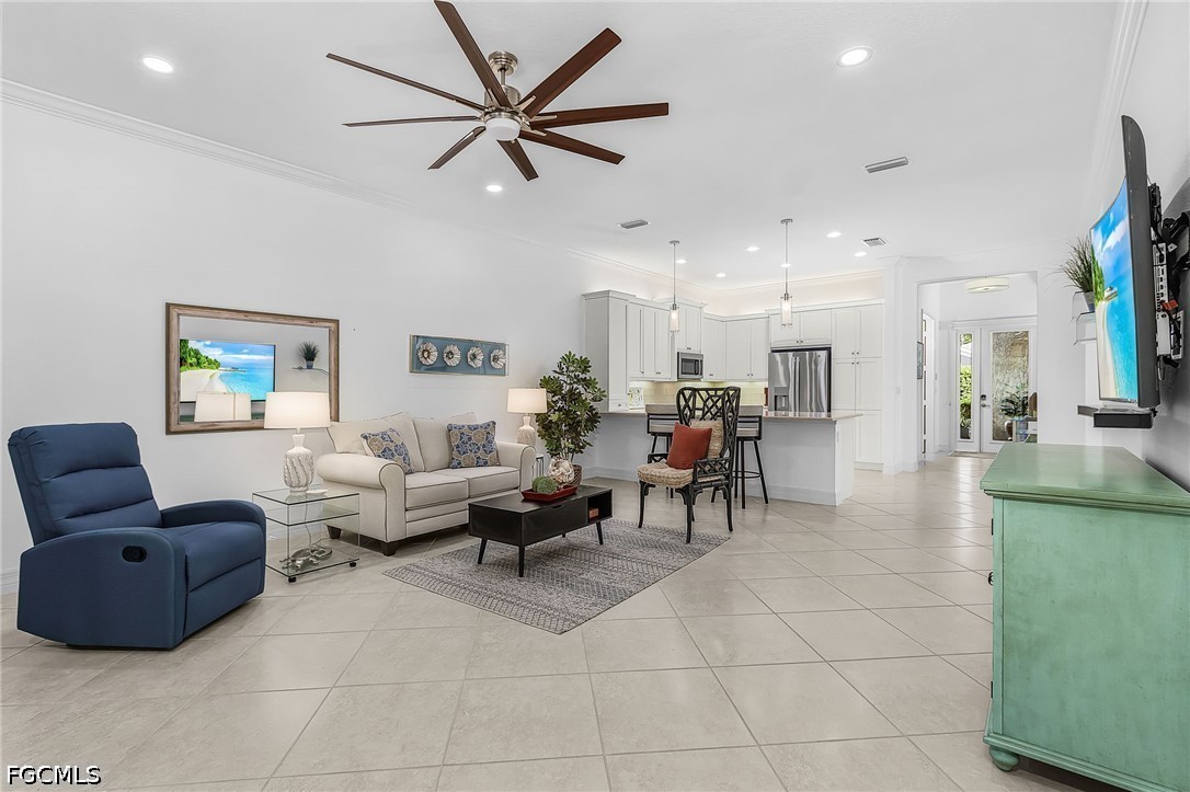 2 Bed SingleFamilyResidence for Sale in Naples, photo 9