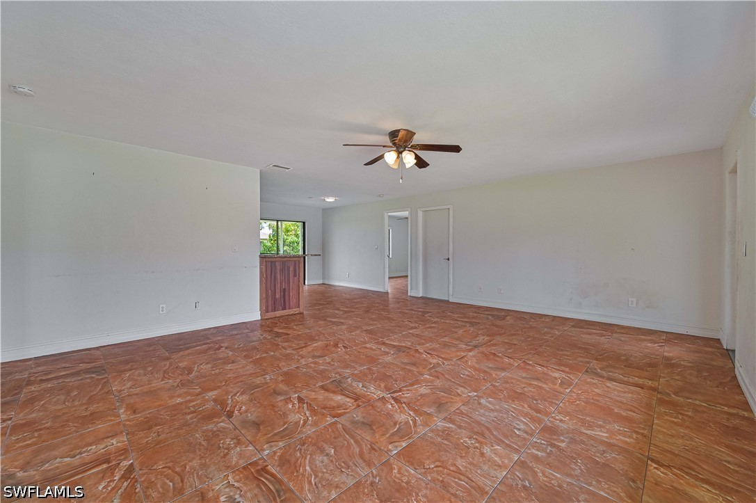 3 Bed SingleFamilyResidence for Sale in Cape Coral, photo 9