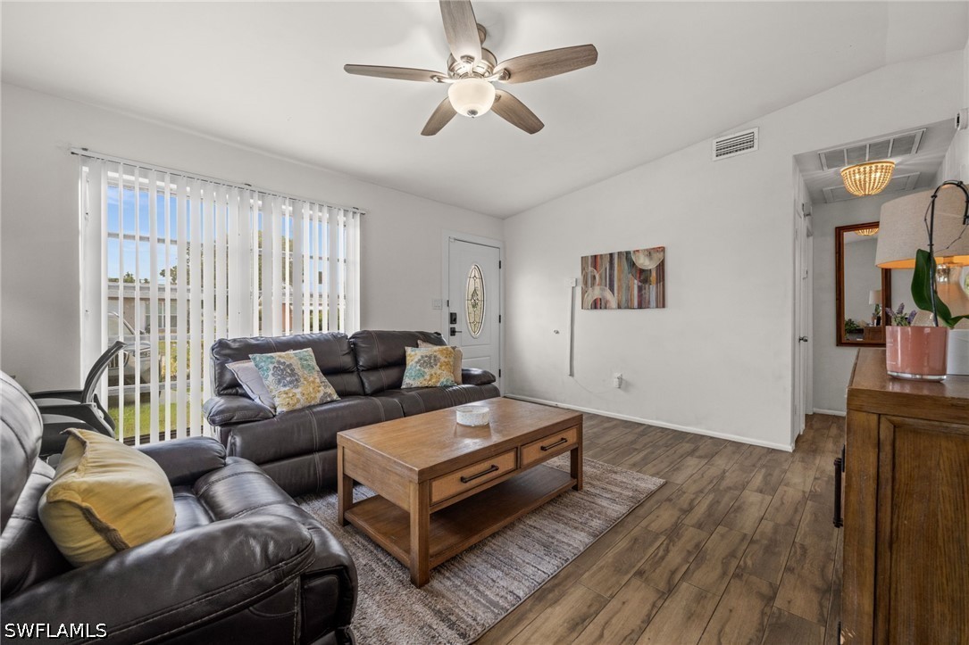 2 Bed SingleFamilyResidence for Sale in San Carlos Park, photo 9