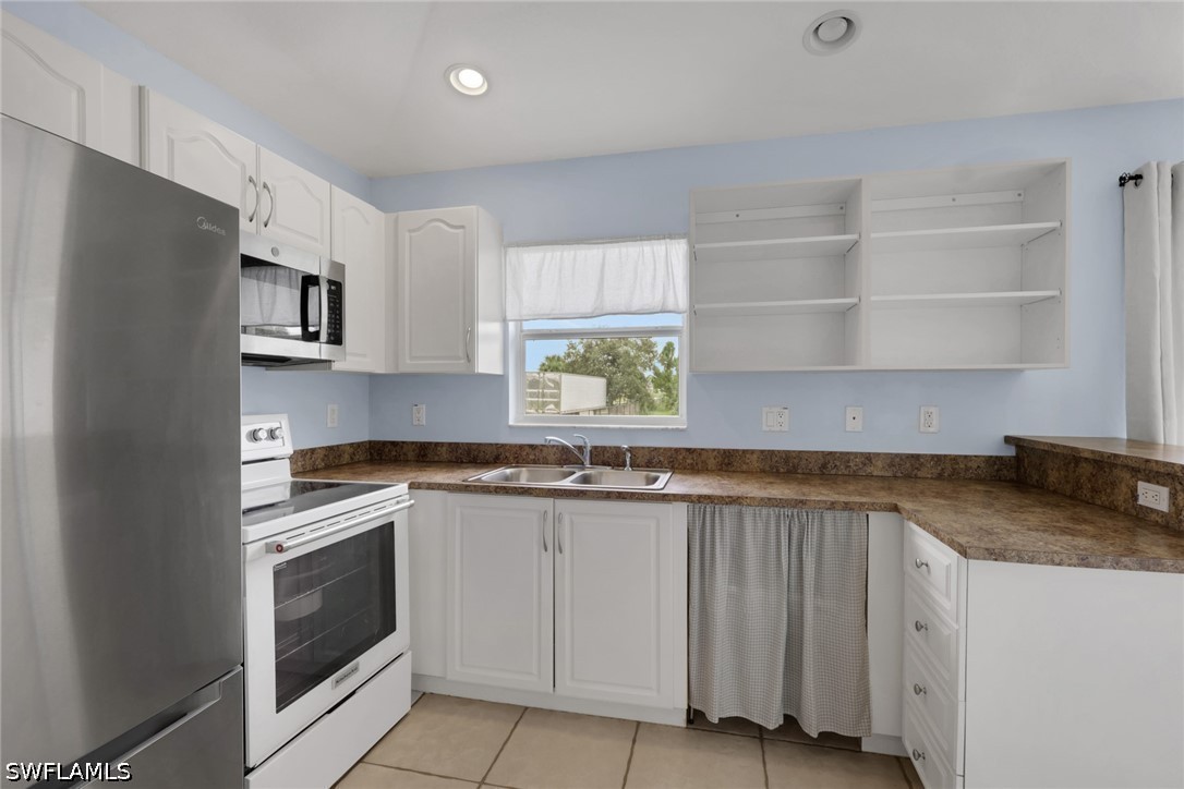 3 Bed SingleFamilyResidence for Sale in Naples, photo 9