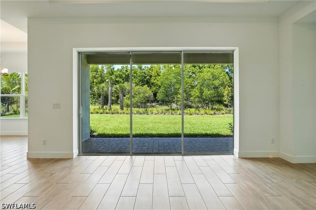 4 Bed SingleFamilyResidence for Sale in Fort Myers, photo 9