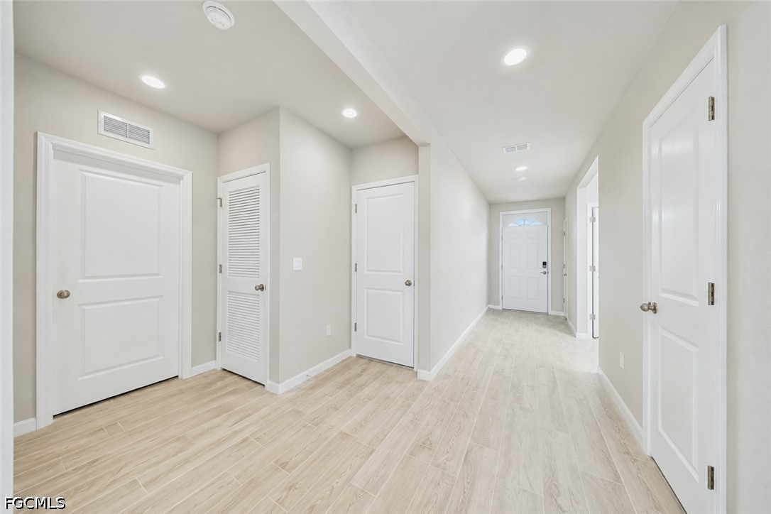 4 Bed SingleFamilyResidence for Sale in Lehigh Acres, photo 9