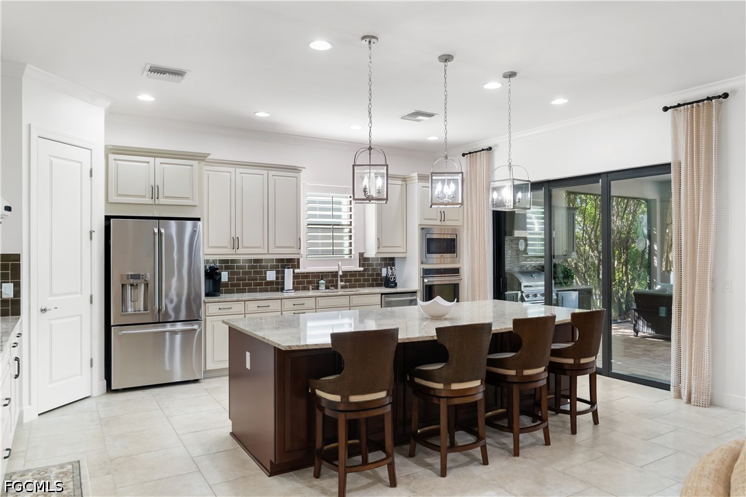 3 Bed Pool Home for Sale in Esplanade, photo 9