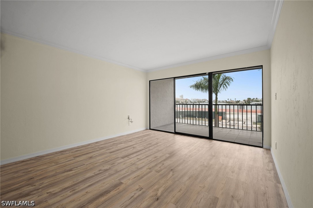 1 Bed Condominium for Sale in Vanderbilt Palms, photo 9