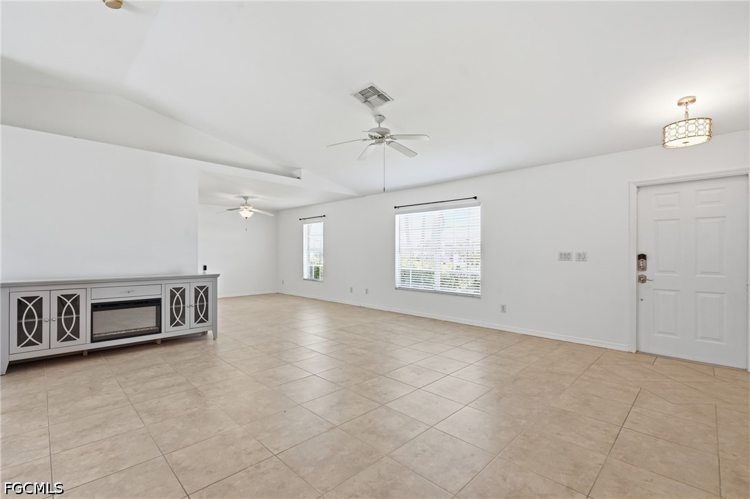 3 Bed SingleFamilyResidence for Sale in Cape Coral, photo 9