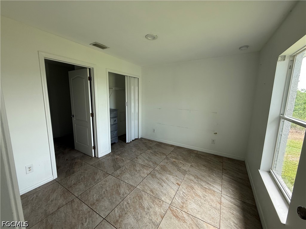 3 Bed SingleFamilyResidence for Sale in Lehigh Acres, photo 9