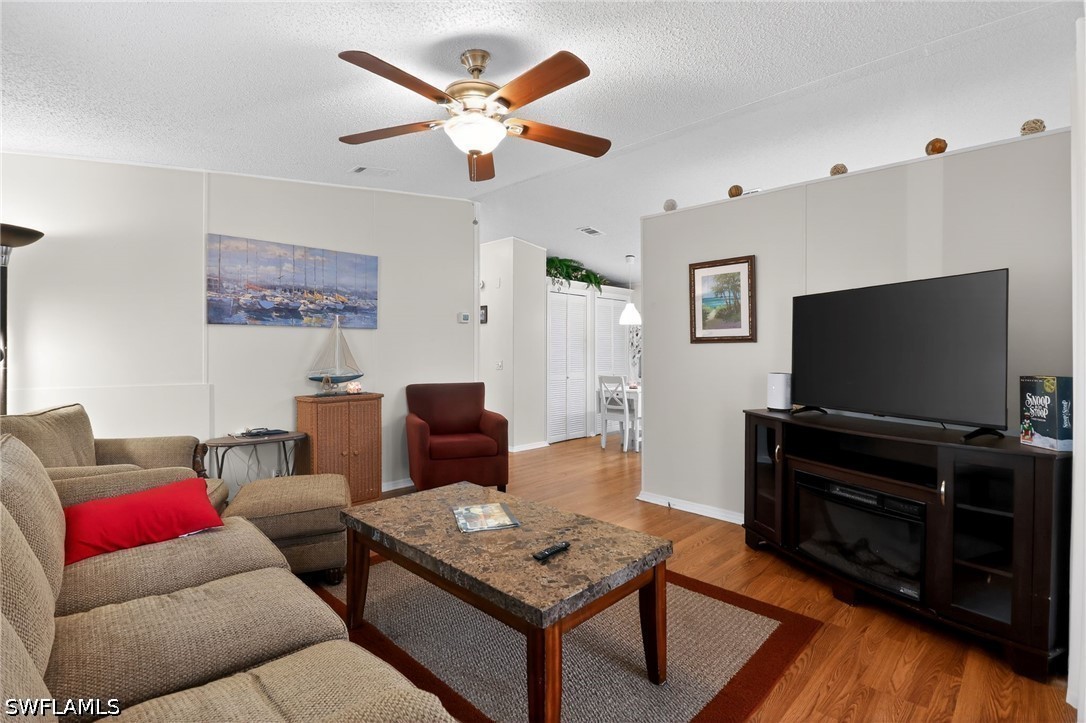 2 Bed ManufacturedHome for Sale in Naples, photo 9