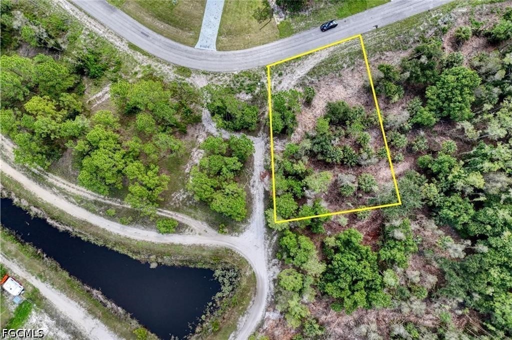 Residential for Sale in Mirror Lakes, photo 9