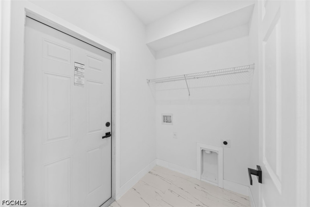 3 Bed SingleFamilyResidence for Sale in Lehigh Acres, photo 9