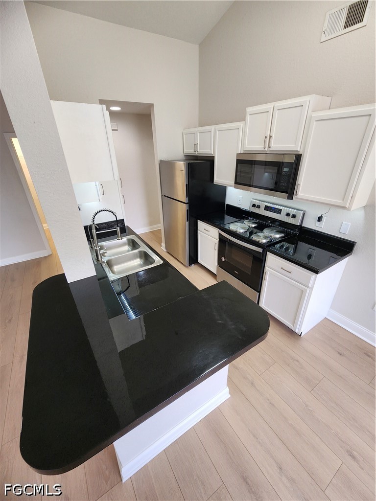 2 Bed Waterfront Home for Sale in Naples, photo 9