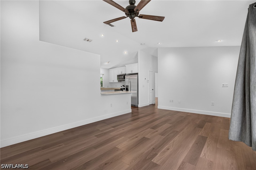 3 Bed SingleFamilyResidence for Sale in San Carlos Park, photo 9