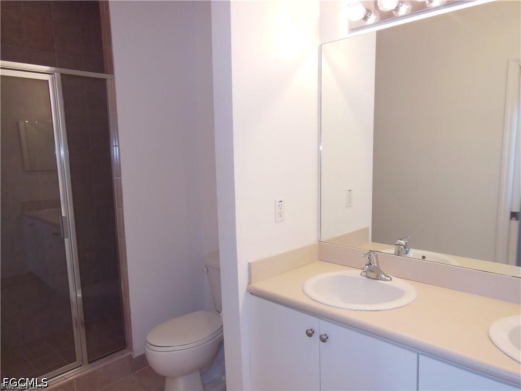 2 Bed Condominium for Sale in Fort Myers, photo 9