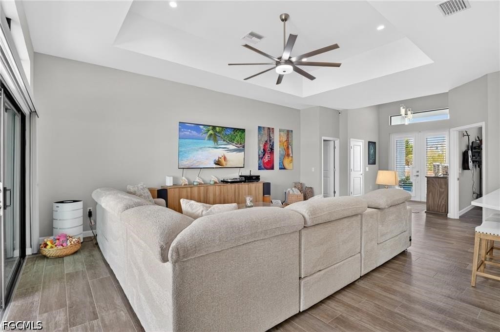 3 Bed Pool Home for Sale in Cape Coral, photo 9