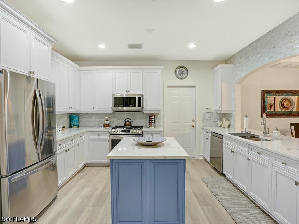 2 Bed Condominium for Sale in Naples, photo 9
