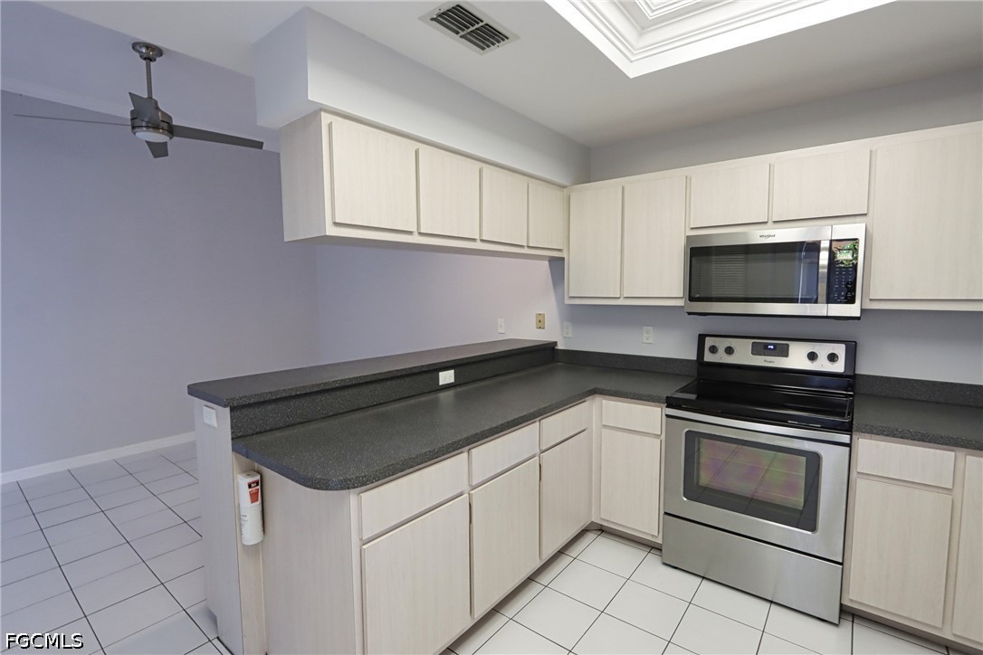2 Bed Condominium for Sale in Cape Coral, photo 9