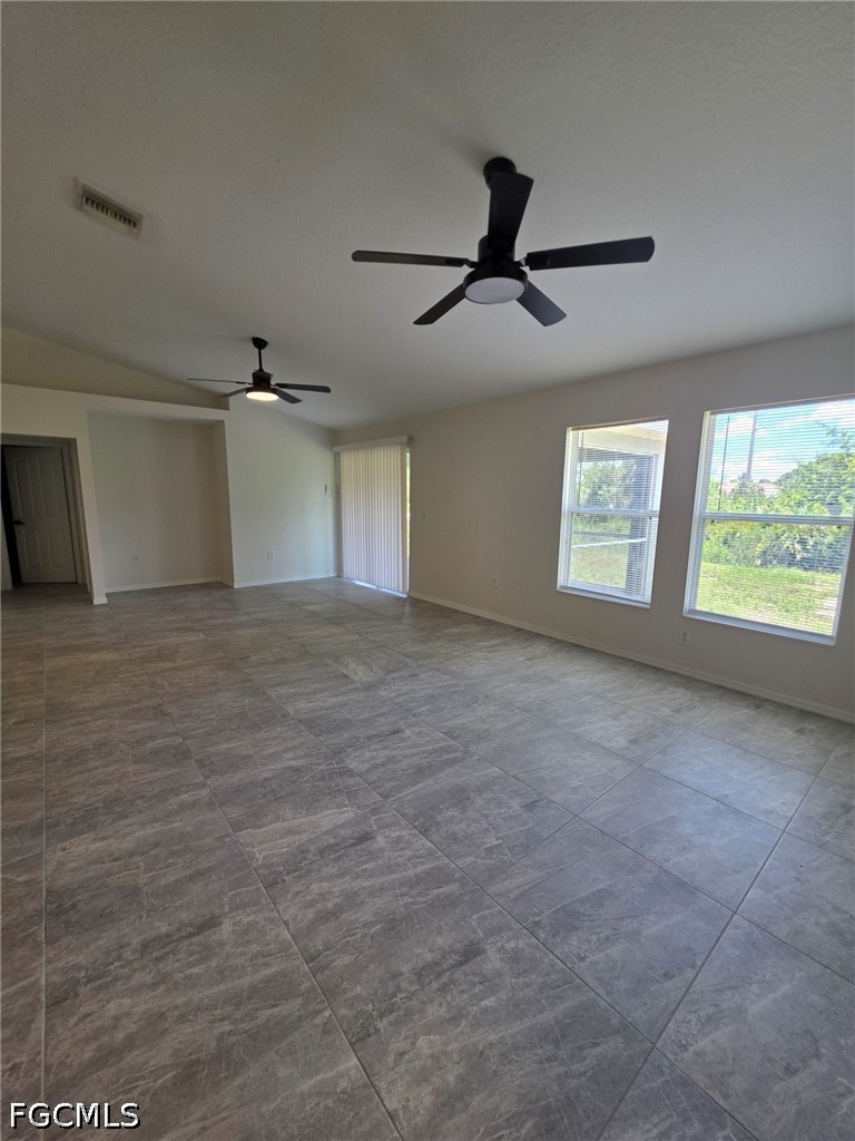 3 Bed SingleFamilyResidence for Sale in Lehigh Acres, photo 9