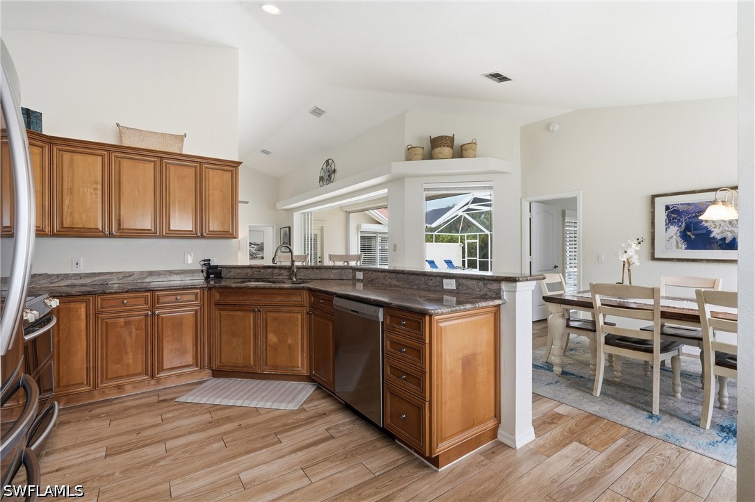 4 Bed Pool Home for Sale in Briarwood, photo 9
