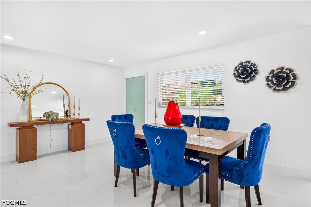 4 Bed Pool Home for Sale in Valencia Terrace, photo 9