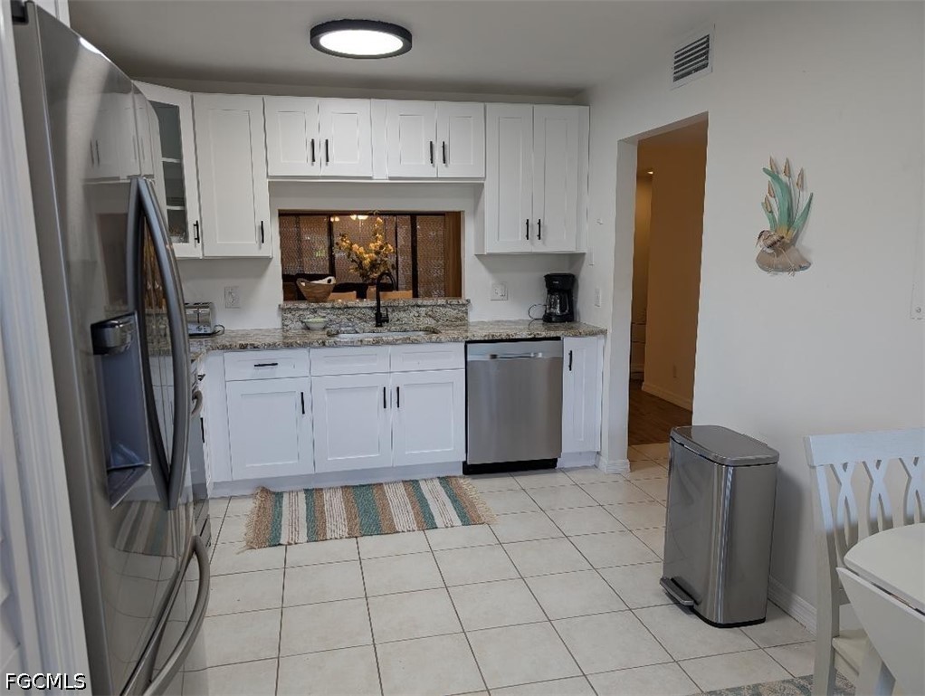 2 Bed Waterfront Home for Sale in North Fort Myers, photo 9