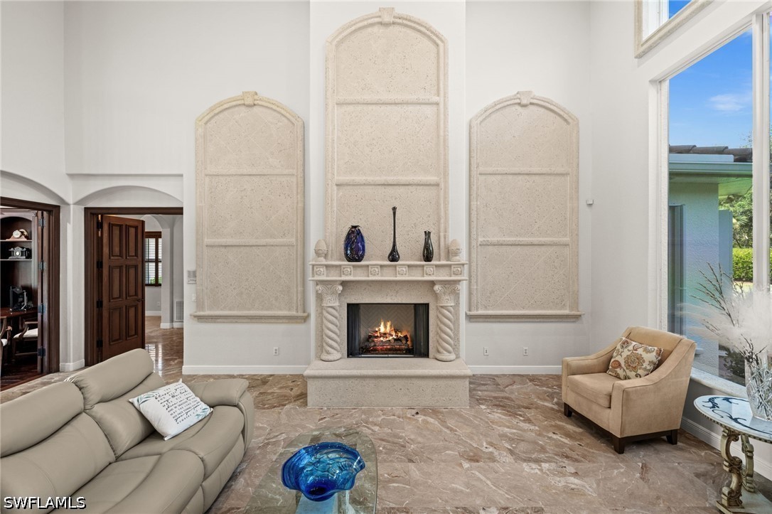 5 Bed SingleFamilyResidence for Sale in Belle Lago, photo 9