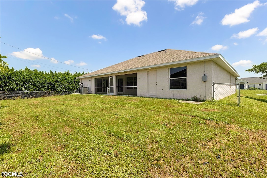 3 Bed SingleFamilyResidence for Sale in Cape Coral, photo 9