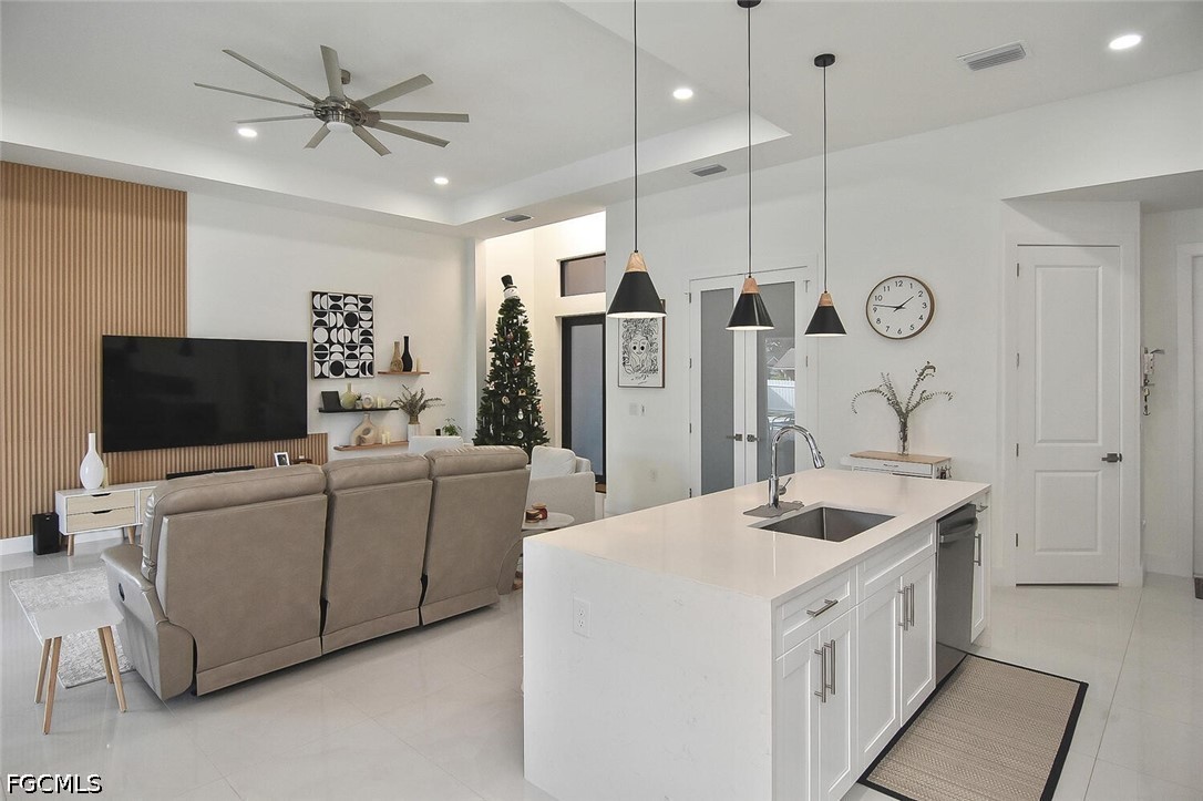 3 Bed Pool Home for Sale in Cape Coral, photo 9