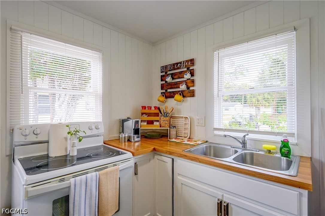 2 Bed SingleFamilyResidence for Sale in Heitmans, photo 9