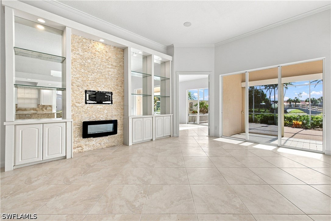 3 Bed Waterfront Home for Sale in Village Walk, photo 9