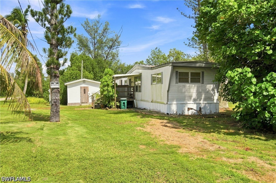 Waterfront Home for Sale in Plantation Island, photo 9