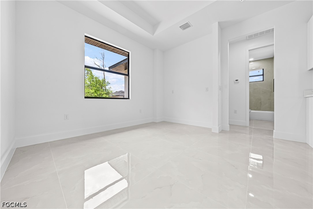 3 Bed SingleFamilyResidence for Sale in Lehigh Acres, photo 9