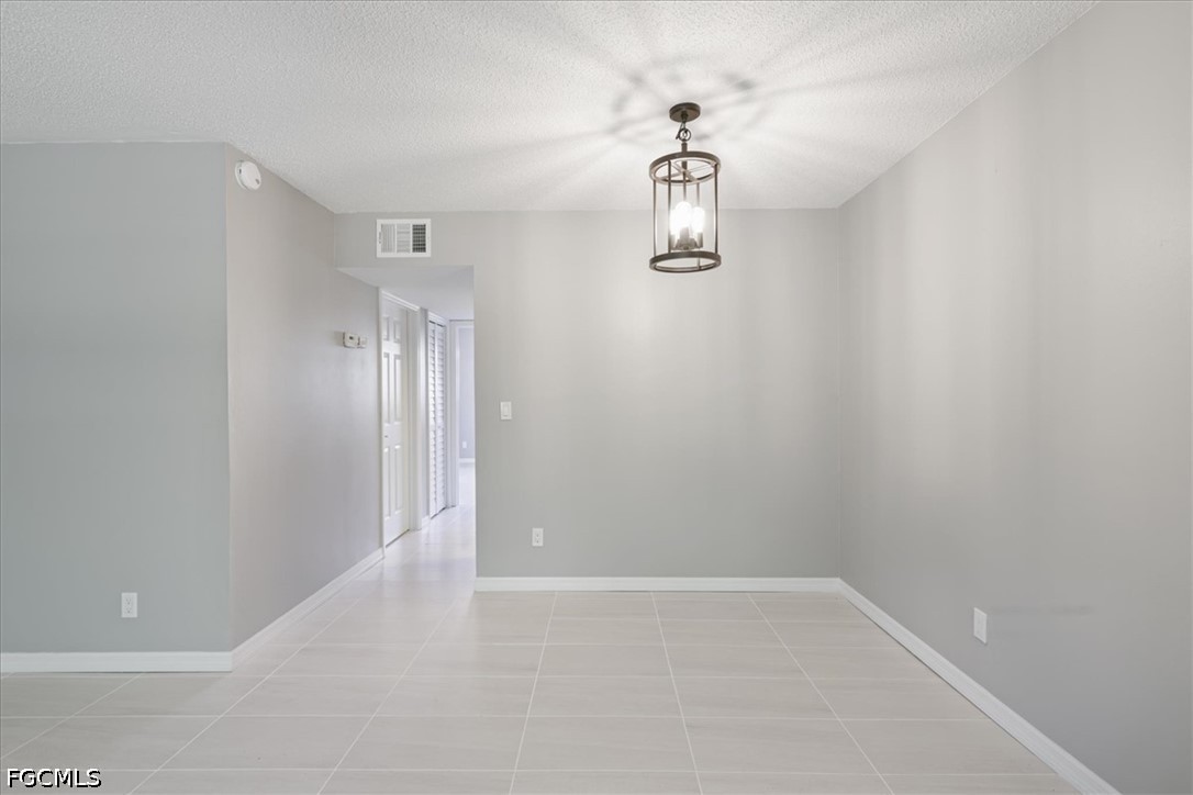 1 Bed Waterfront Home for Sale in Fort Myers, photo 9