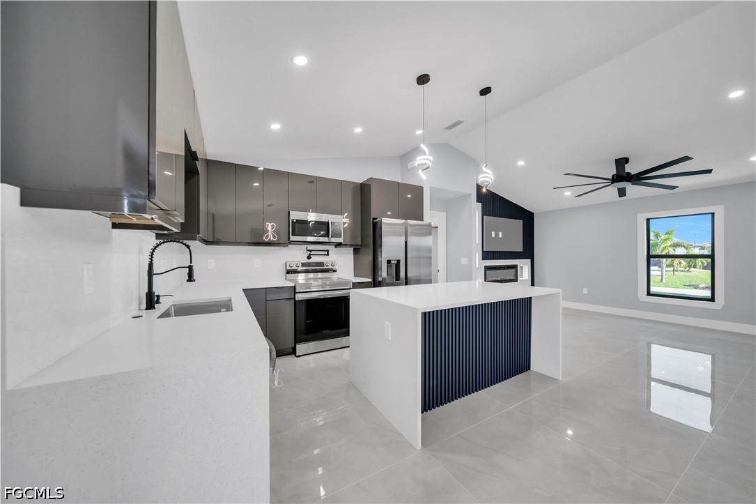 3 Bed Pool Home for Sale in Cape Coral, photo 9