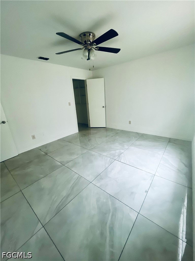 3 Bed SingleFamilyResidence for Sale in Lehigh Acres, photo 9