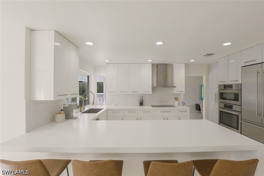 3 Bed Pool Home for Sale in Moorings, photo 9