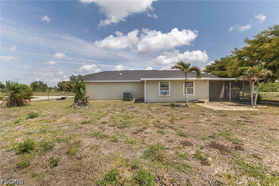 3 Bed SingleFamilyResidence for Sale in Cape Coral, photo 9