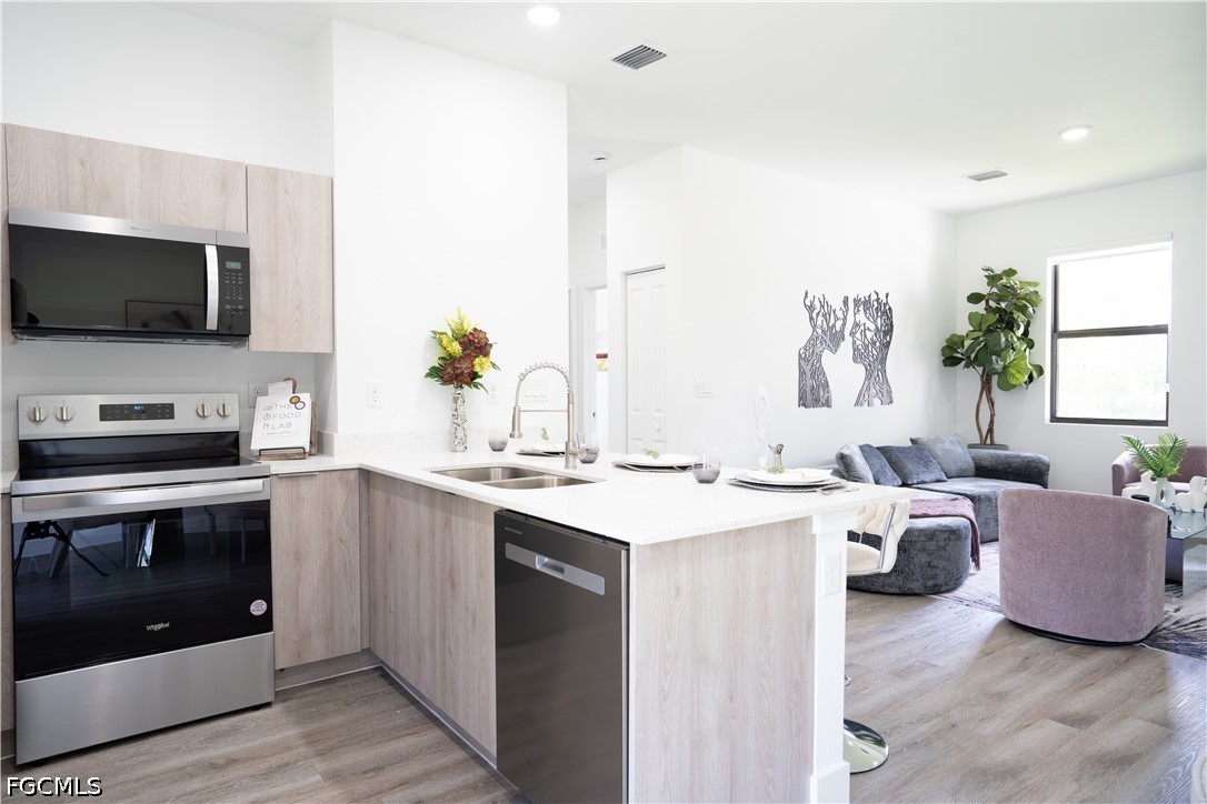 3 Bed SingleFamilyResidence for Sale in Port Labelle, photo 9