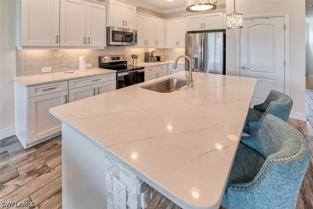 3 Bed Waterfront Home for Sale in Avalon, photo 9
