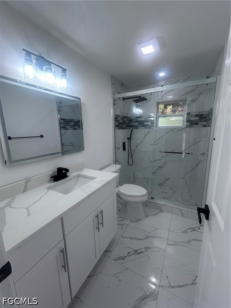 2 Bed SingleFamilyResidence for Sale in Fort Myers, photo 9
